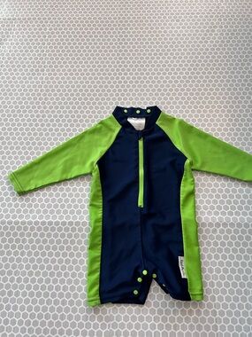 Rashbodz Long Sleeve Kids Swim Sunsuit in Navy and Lime Green.    Size 9-12M